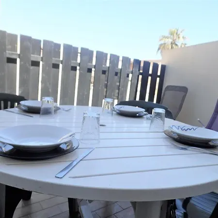 2 Pieces Avec Grande Terrasse Et Parking - Proche Mer, Calme, 4 Couchages - Fr-1-326-653 * Le Castellas
